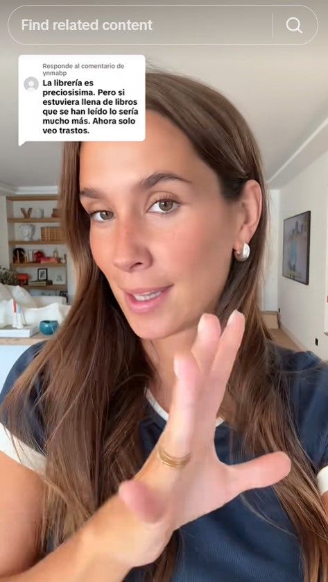 Una captura del vídeo de la polémica sobre la lectura que María Pombo subió a su canal de TikTok, donde cuenta con casi 700.000 seguidores