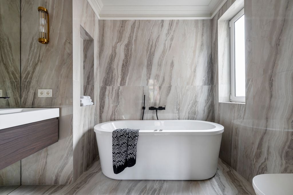 Bañera exenta del cuarto de baño en suite