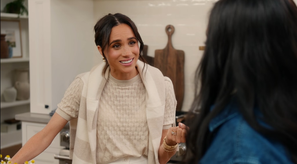 Meghan Markle habla de sus hijos mientras corrige a su amiga Mindy Kaling