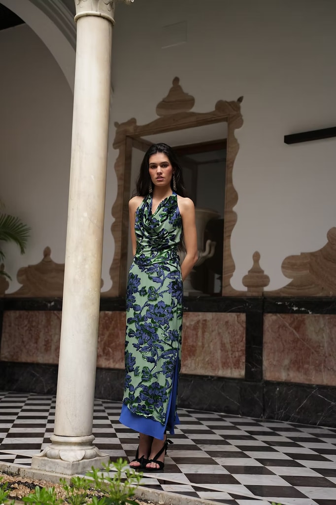 Look de invitada de Claw the Label