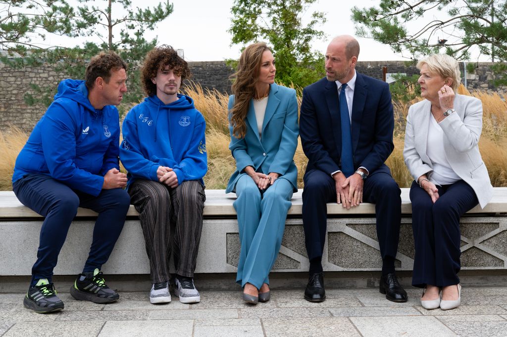 Kate Middleton ha estrenado un traje azul teal en su última aparición con el príncipe Guillermo