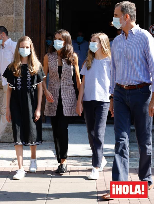 Reina Letizia con sus hijas Leonor y Sofía