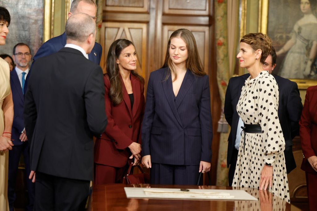 La reina Letizia mira con orgullo a la princesa Leonor