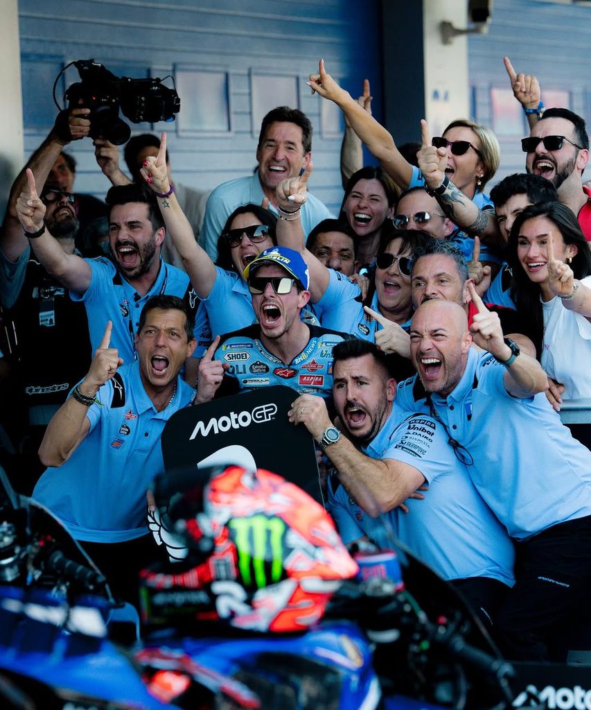 El piloto Álex Márquez y su novia Gabriela
