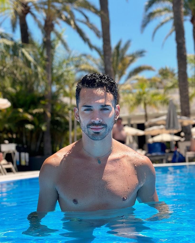 Así es Daniel del Carmen, el hombre detrás de Carmen Farala
