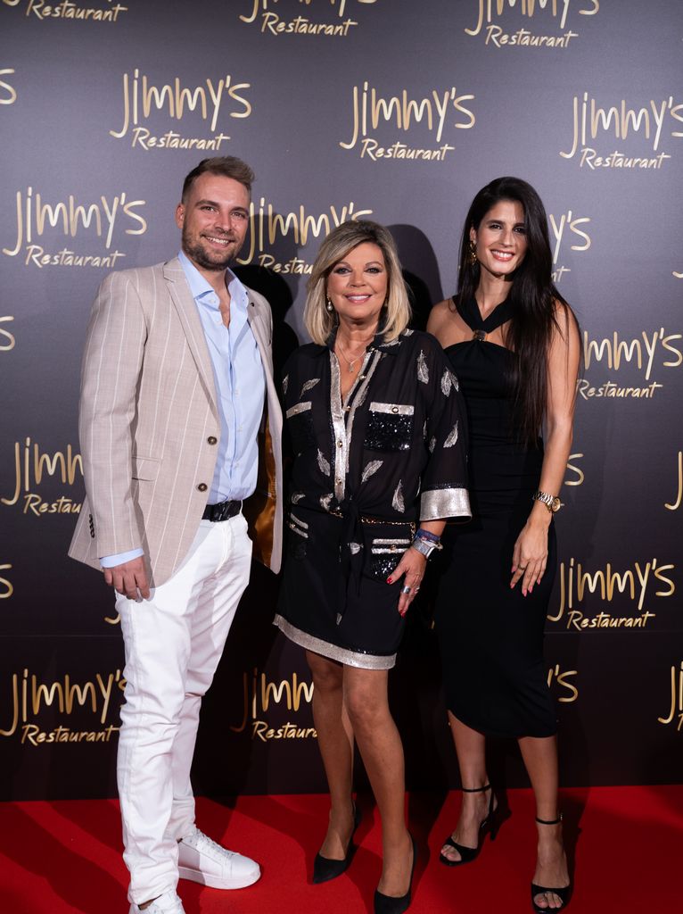 Terelu Campos en su fiesta de 60 cumpleaños con su sobrino José María Almoguera y la novia de este, María