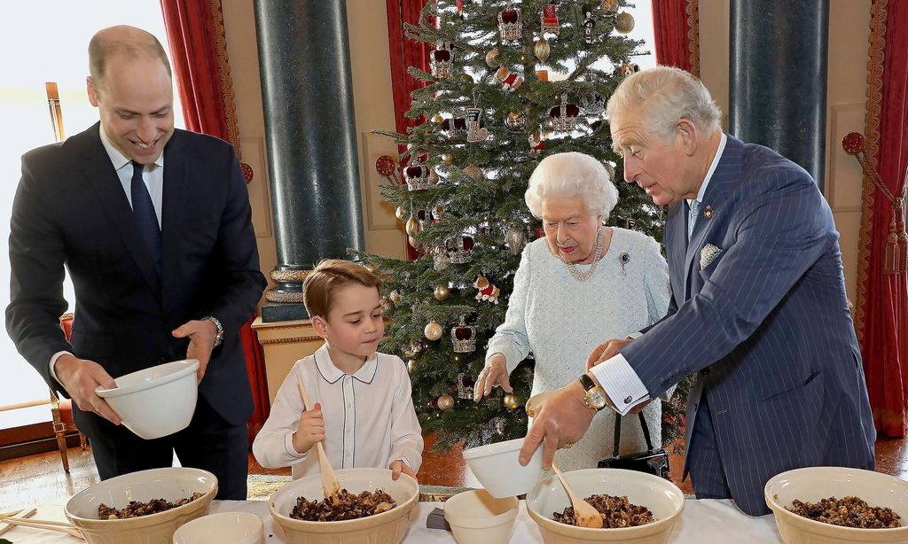Isabel II HOLA PLUS