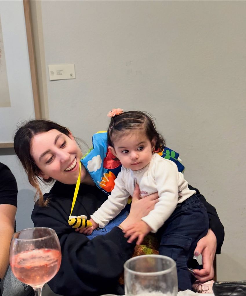 Vicky Fayad ha mostrado ser la tía más cariñosa y divertida con su sobrina Tessa.