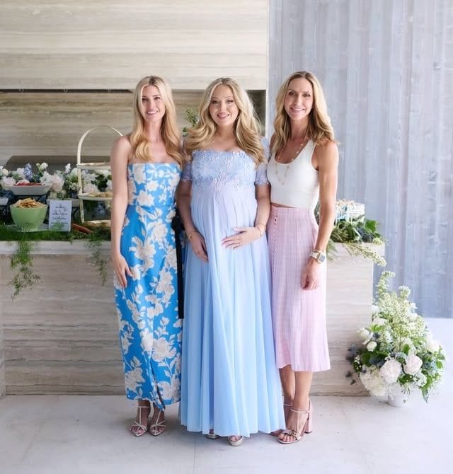 Ivanka Trump y Lara Trump en el babyshower en honor a Tiffany y su bebé.