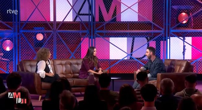 Al margen de todo ha tenido como invitadas a Lolita Flores y Elena Furiase