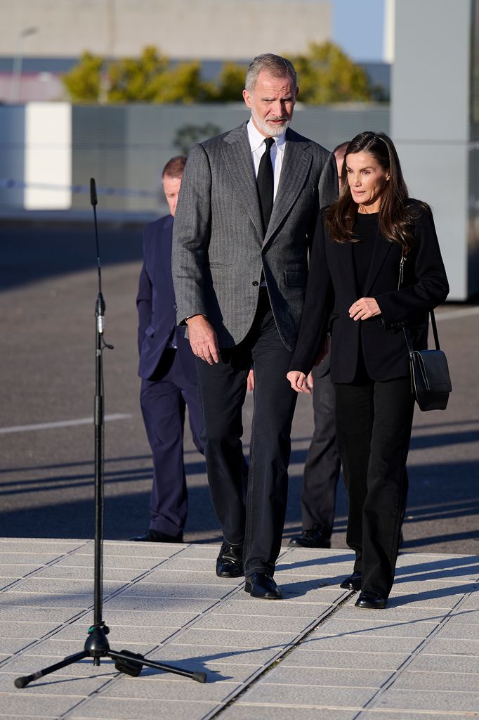 El rey Felipe VI y la reina Letizia de España se mostraron bastante afectados por la situación 