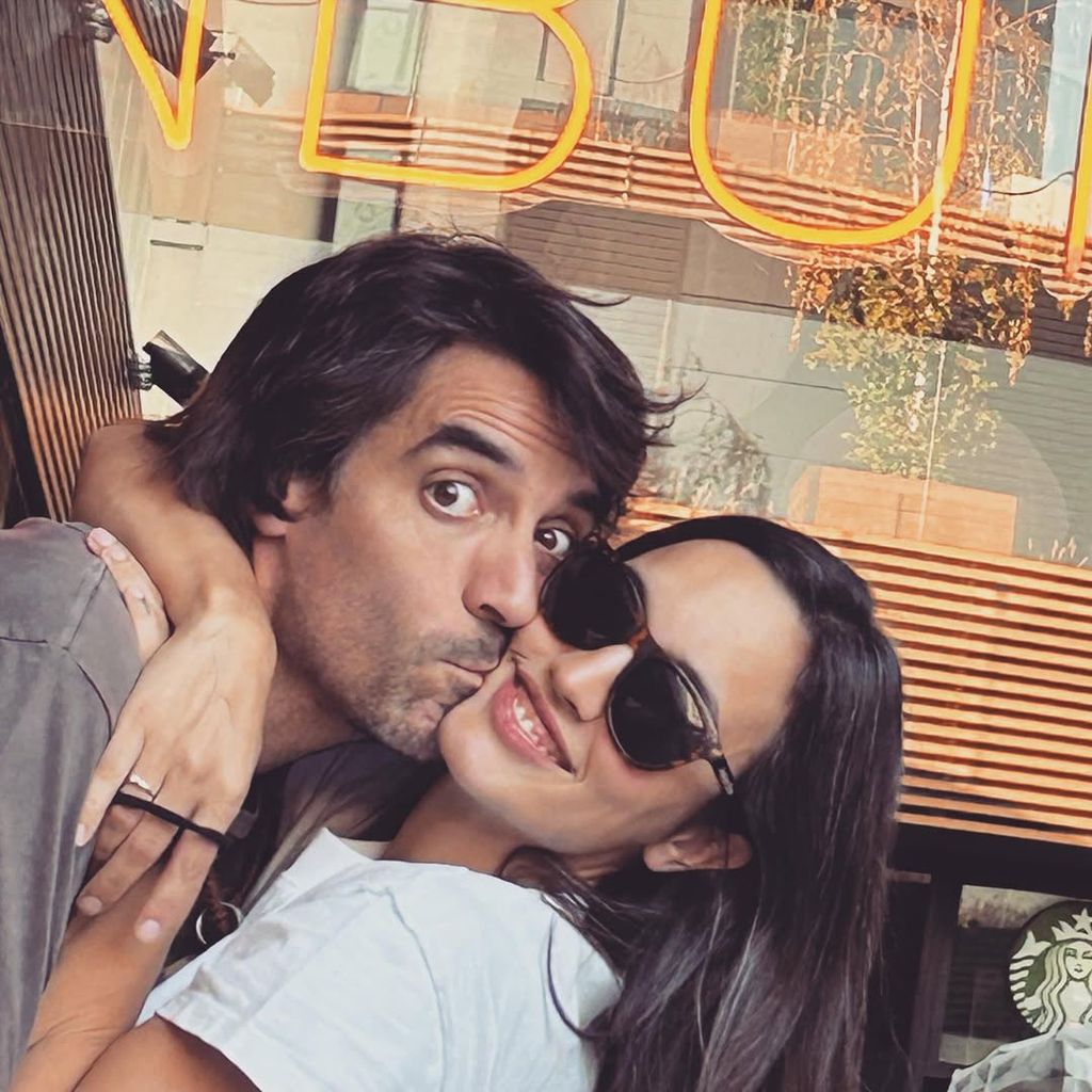 Megan Montaner con su pareja y padre de sus hijos, Gorka