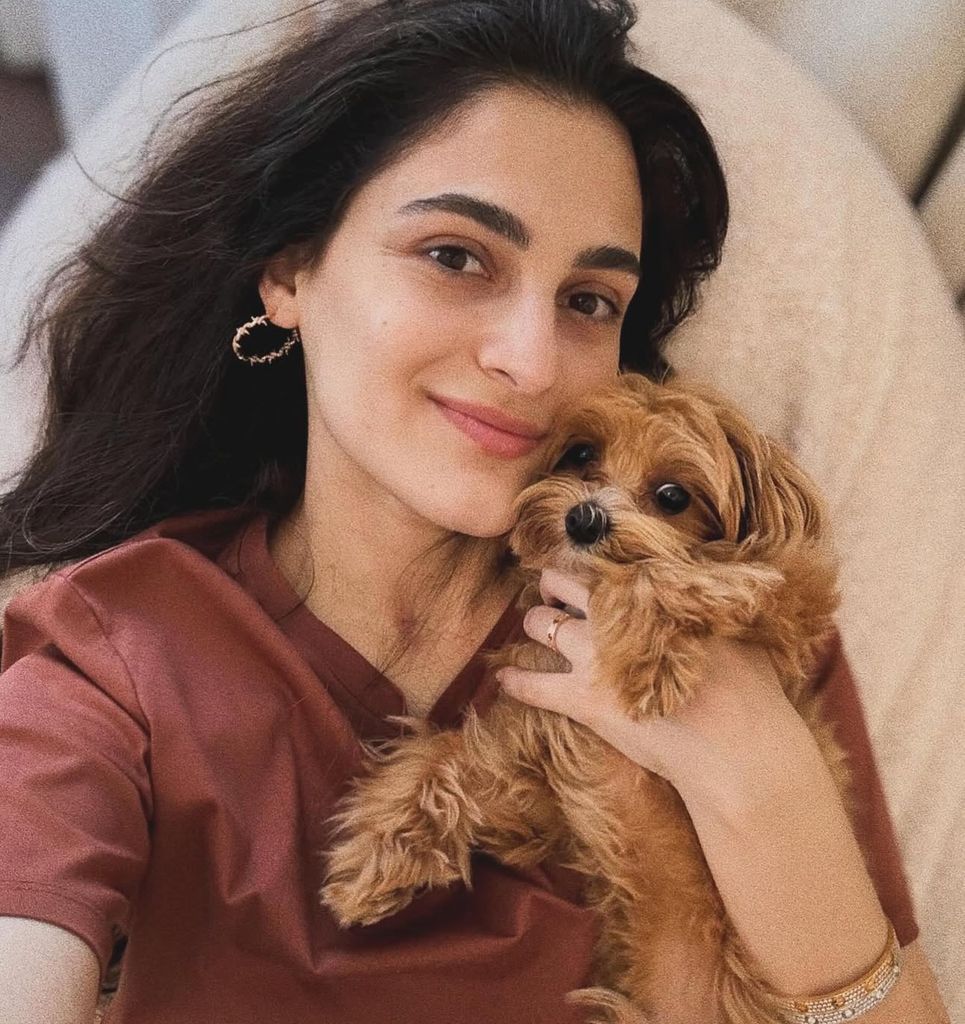 La ex-jequesa, supuestamente desaparecida, junto a su mascota