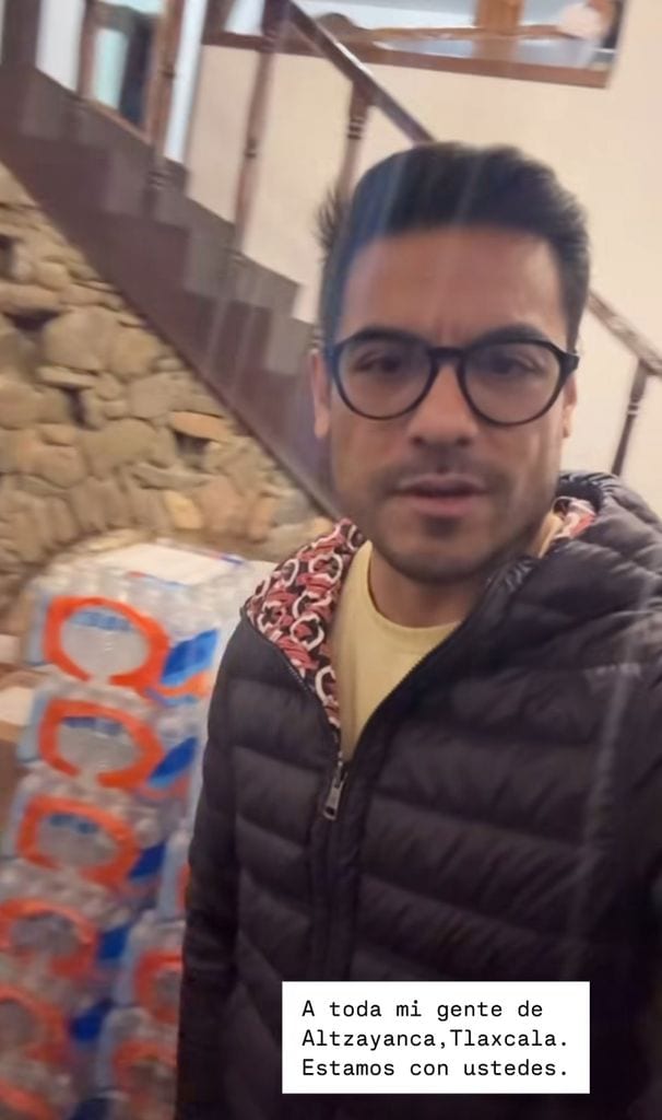 Carlos Rivera abrió las puertas de su casa
