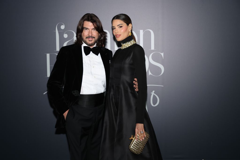 Stephane Rolland y la modelo colombiana Ariadna Gutiérrez en los Premios Fashion al Talento 2026