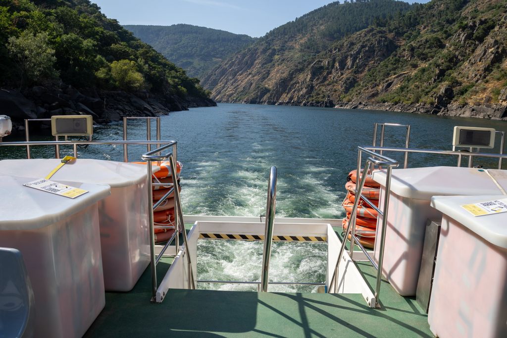 En barco por la Ribeira Sacra, Ourense