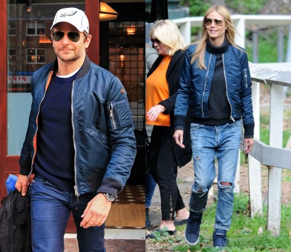 Heidi Klum, con una bomber clásica de color azul, cortada por encima de la cadera.
