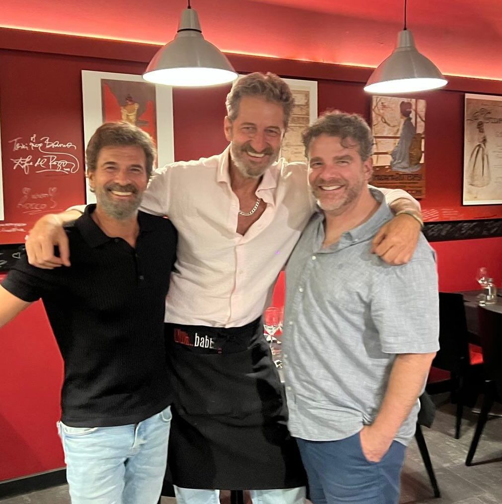 Rodolfo Sancho con sus compañeros de Al salir de clase