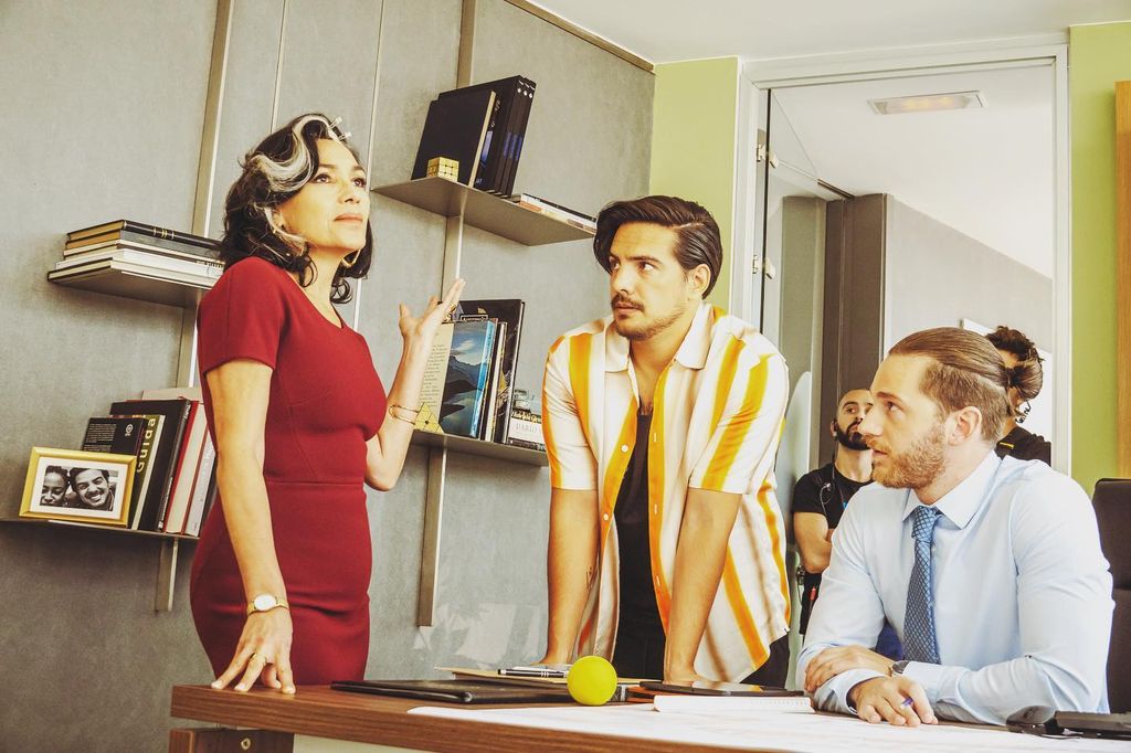 Dolores Heredia y Vadhir en 'Mientras Cupido No Está'