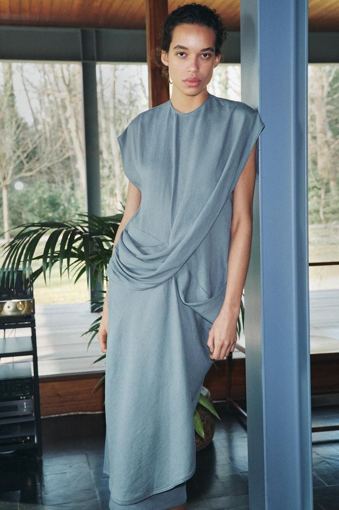 Vestidos de invitada de día de rebajas de Zara