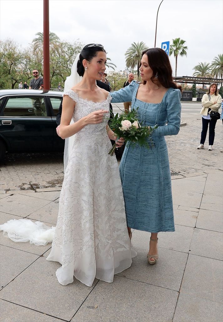 Carla Benjumea antes de entrar a la iglesia