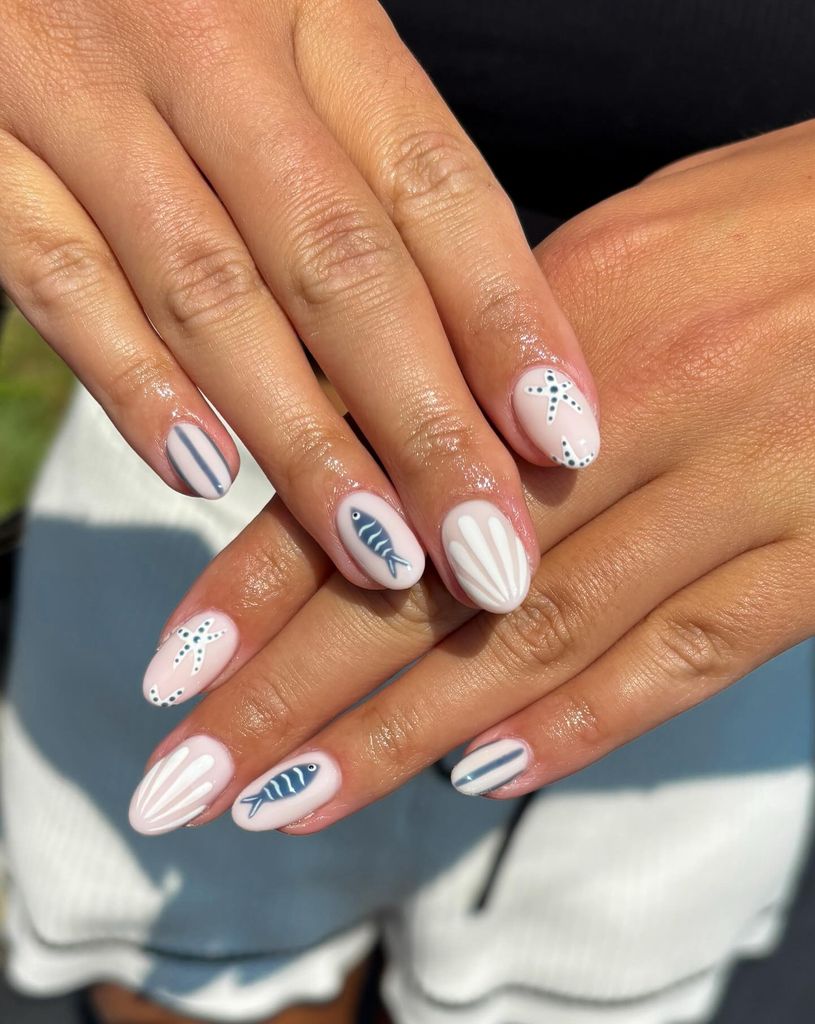 Manicura marina en bicolor