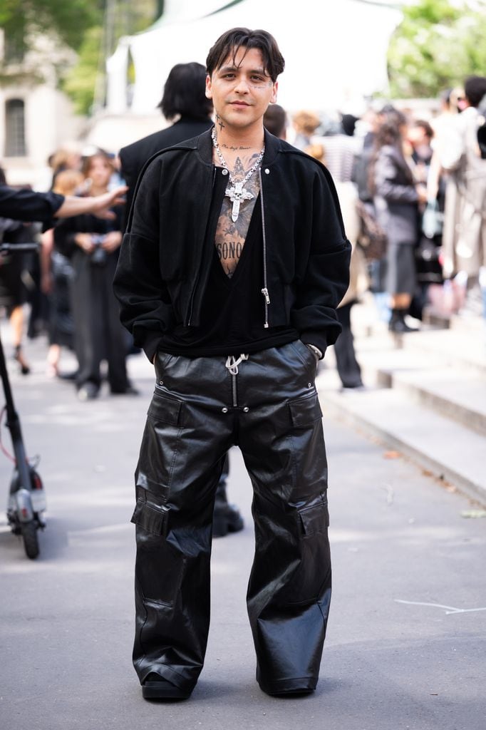 Aprovechando su estancia en Europa, Nodal asistió a la Paris Fashion Week
