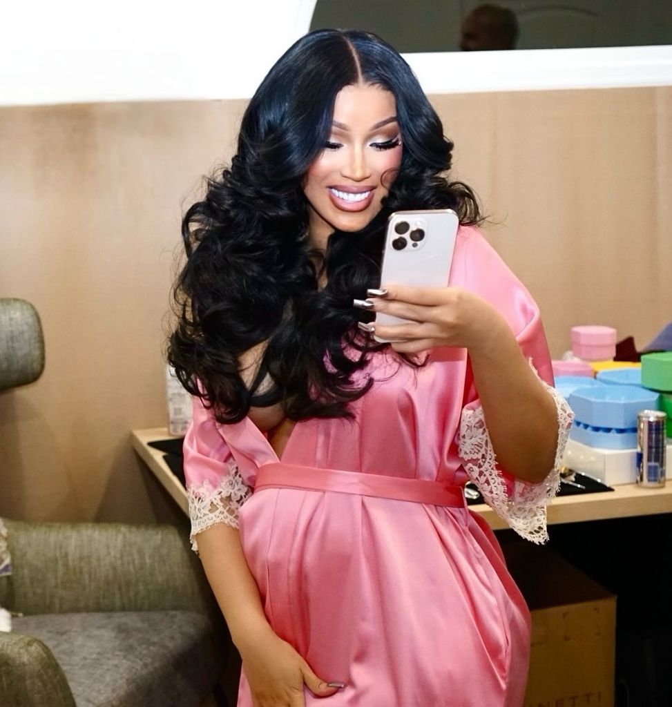 Cardi B dio la bienvenida a un niño