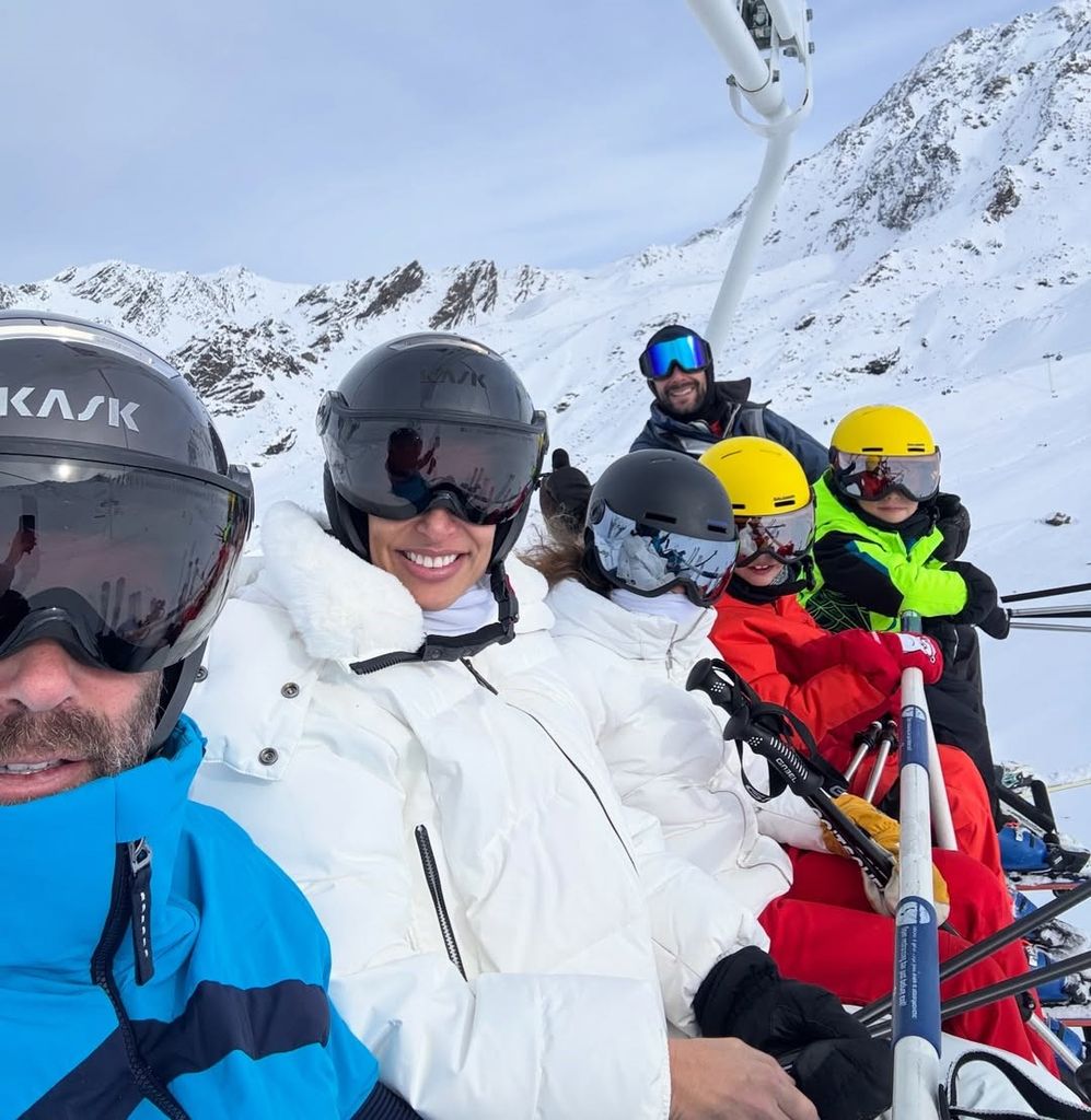 La familia visitó la estación de esquí más alta de Europa.