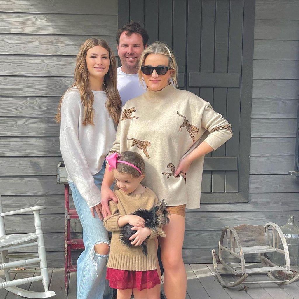 Jamie Lynn Spears, su esposo Jamie Watson, y sus hijas Maddie y Ivey