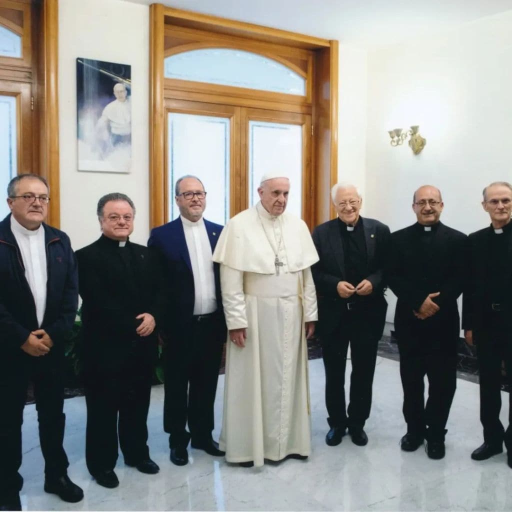 Las anécdotas del padre Ángel con el papa Francisco: del billete de metro al inolvidable plato que le cocinó