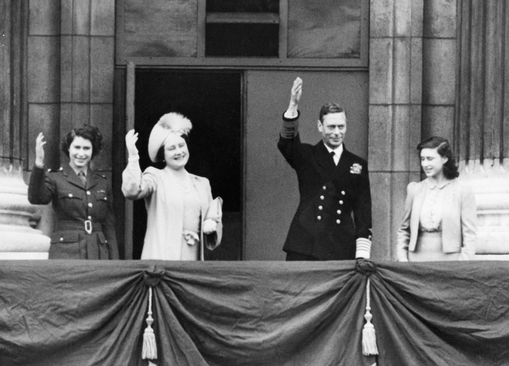 De izquierda a derecha: la princesa Elizabeth; la reina Elizabeth; el rey Jorge VI; y la princesa Margaret Rose