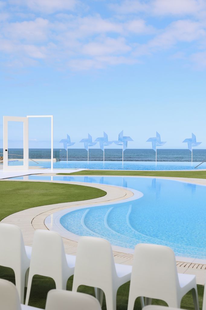 El Perchel Beach Club fue el punto encuentro perfecto entre moda y paisaje