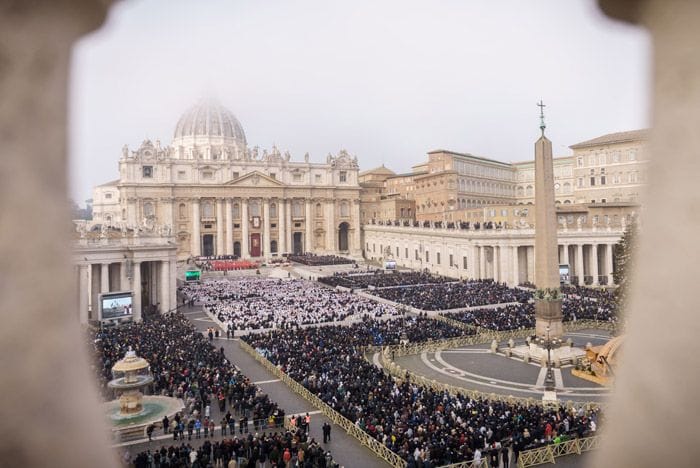 Funeral de Benedicto XVI en San Pedro del Vaticano