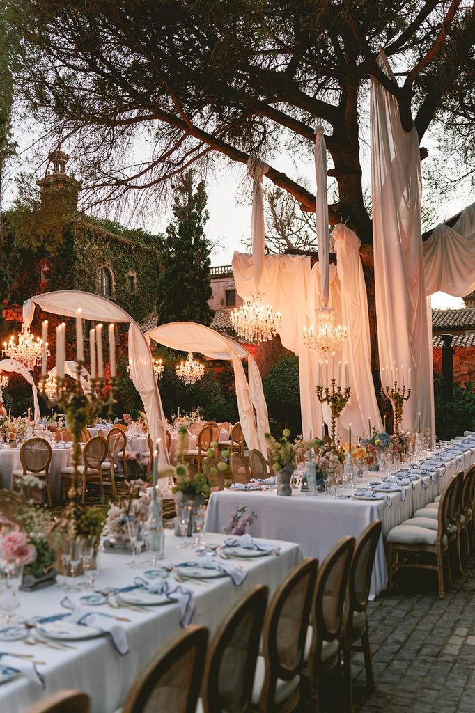 Tendencias bodas 2026 decoración teatral