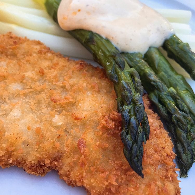 Milanesa con espárragos