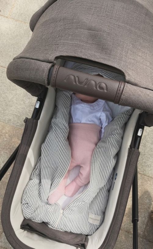 Simona, de 9 semanas