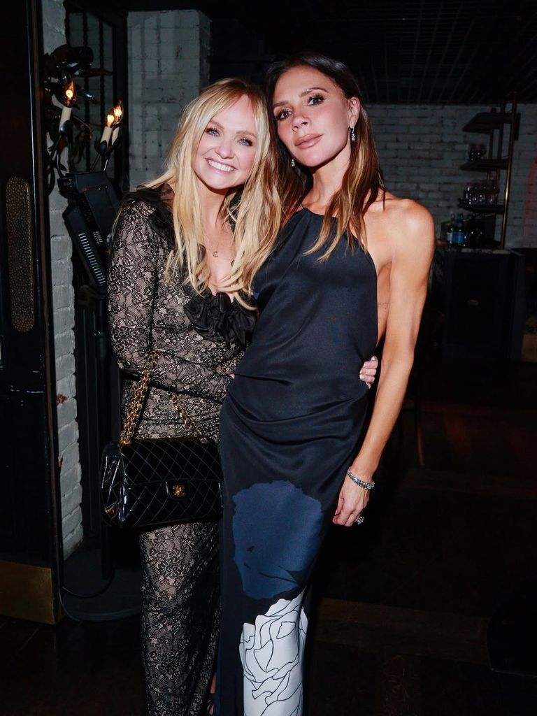 Victoria Beckham con su amiga Emma Bunton en el cumpleaños de Cruz Beckham