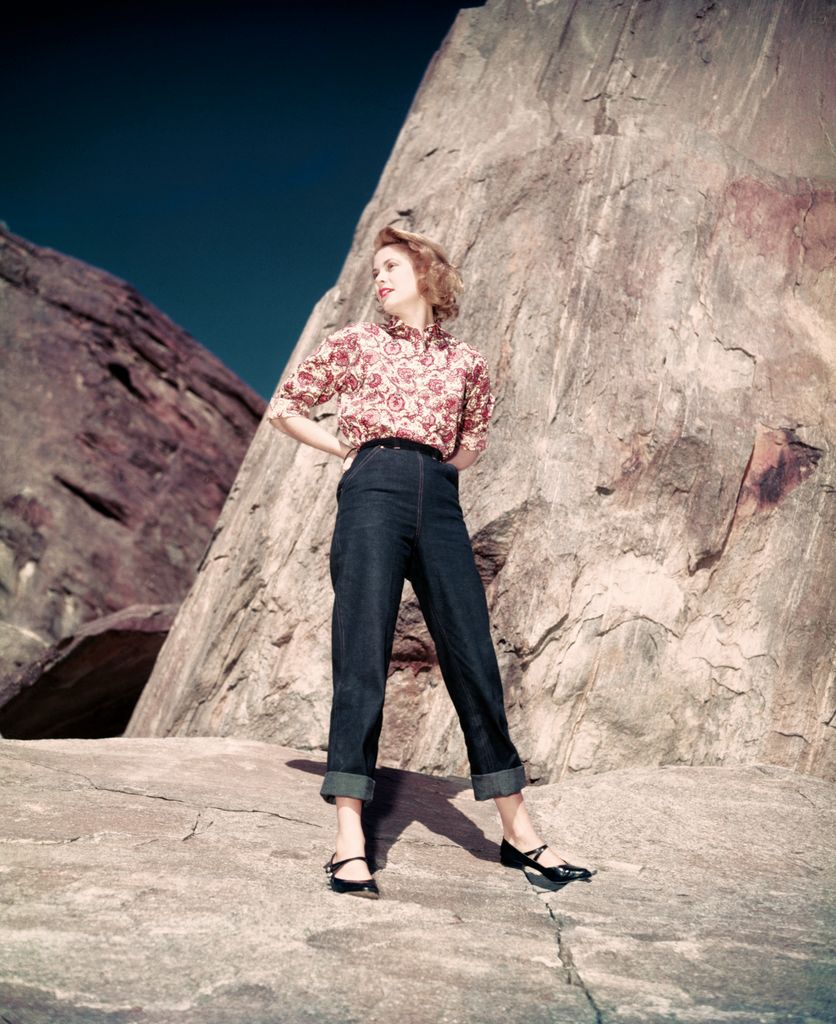 Grace Kelly (1929-1982), princesa de Mónaco, con pantalones vaqueros.