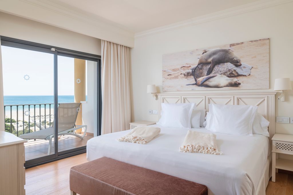Las vistas únicas que disfrutamos desde sus habitaciones: ocho kilómetros de arena dorada y aguas atlánticas