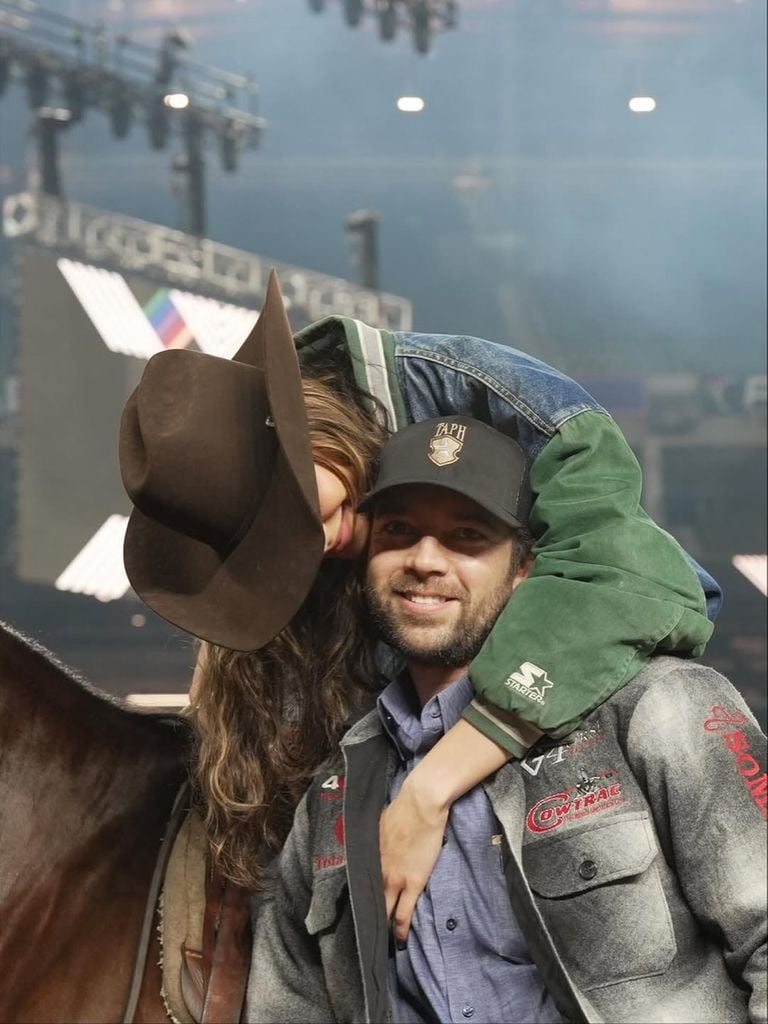 La modelo se veía sumamente enamorada del jinete e incluso cambió su lugar de residencia por él. 