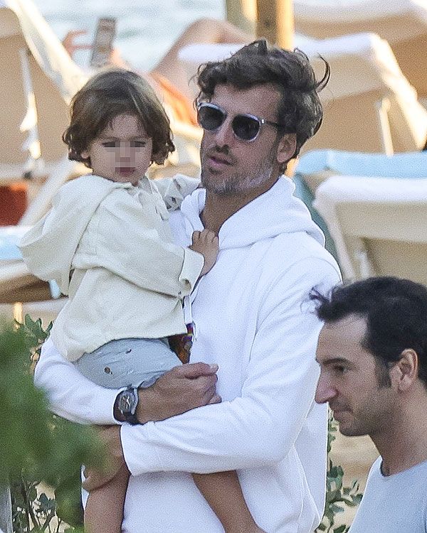 Feliciano López con su hijo 