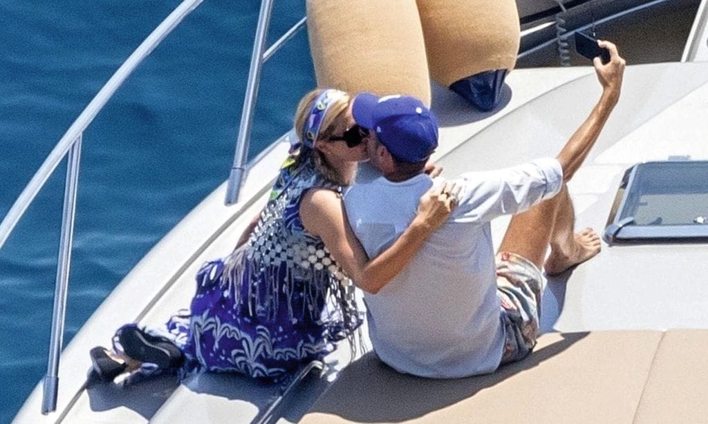 Paris Hilton y Carter Reum HOLA 4073