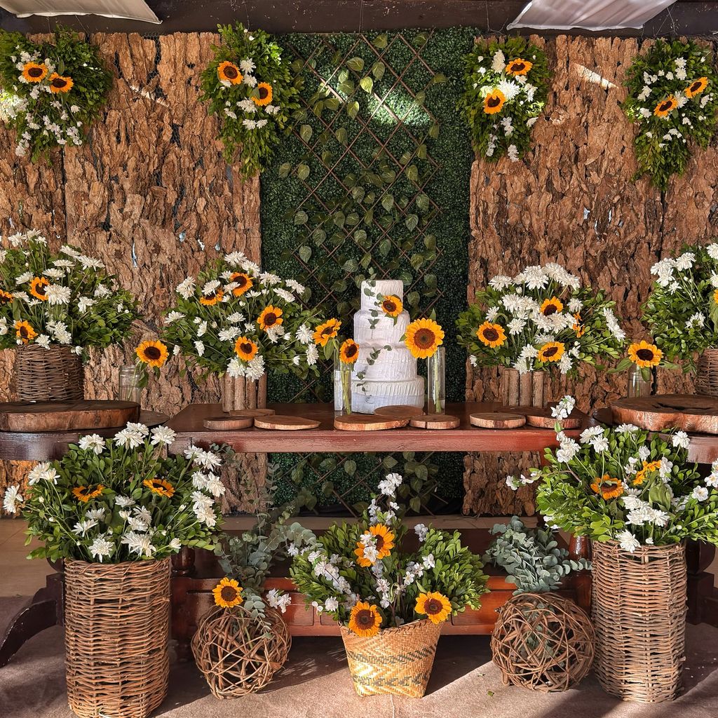 Decoración de bodas de verano con girasoles mesa dulce
