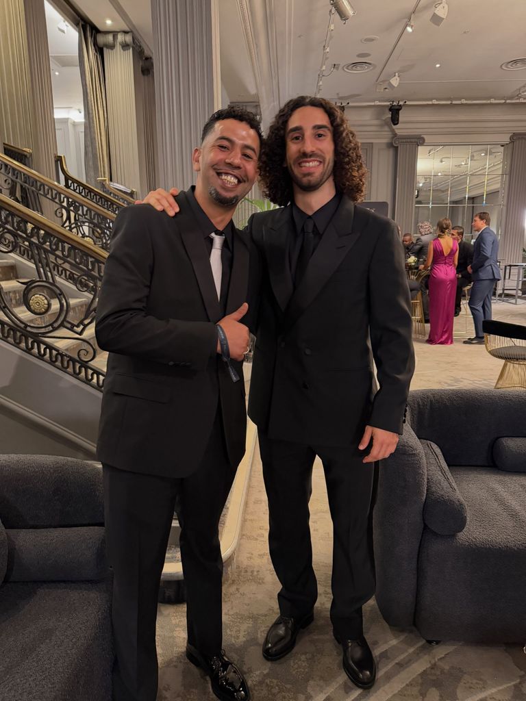 Mounir Nasaroui, junto a Marc Cucurella 