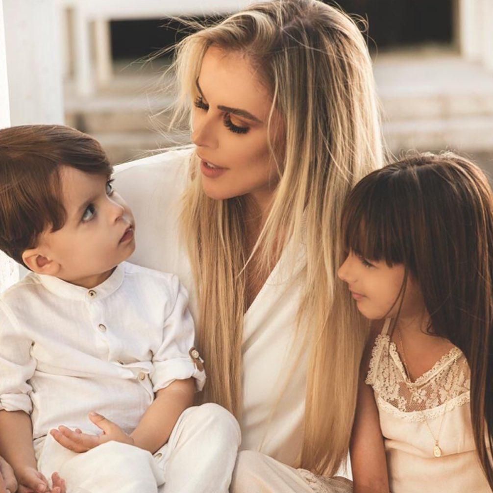 Águeda López y sus hijos
