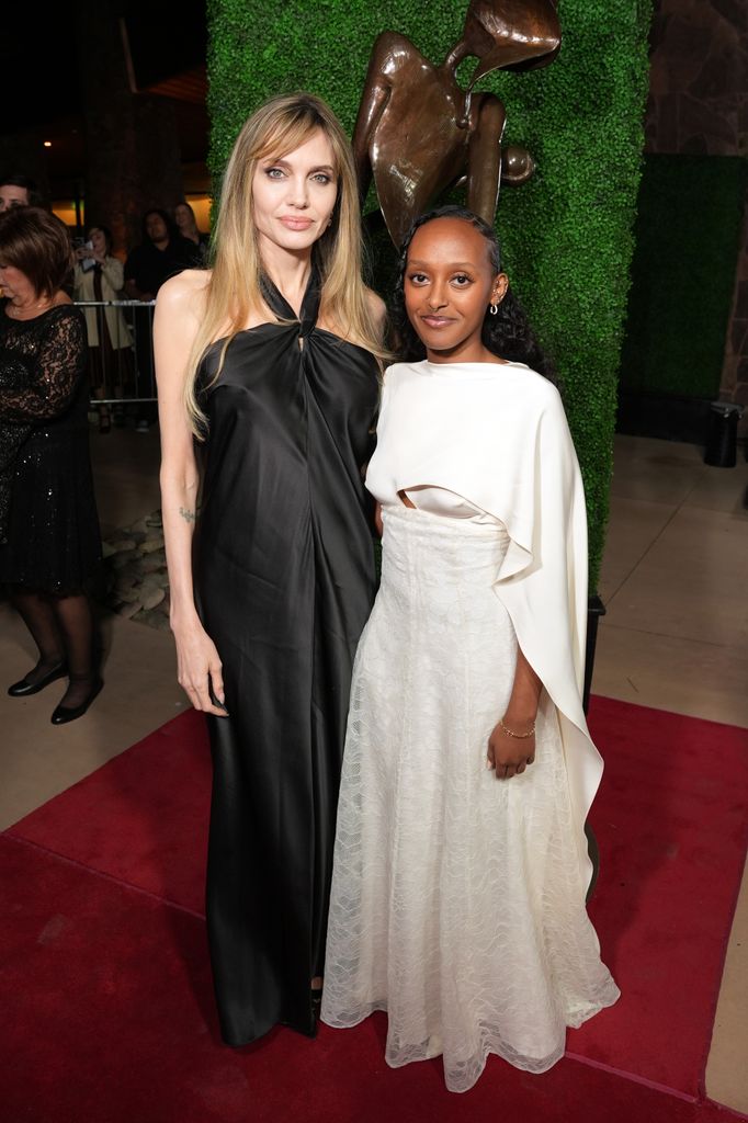 Angelina Jolie con su hija Zahara
