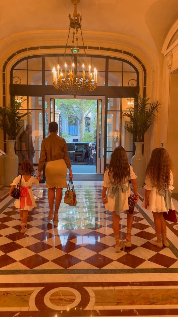 Georgina Rodríguez y sus hijas Alana, Eva y Bella Esmeralda.