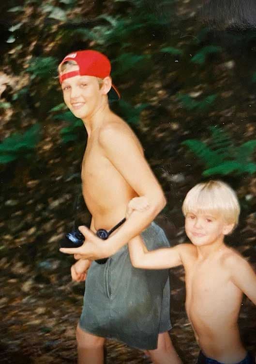 Aaron Carter y su hermano 