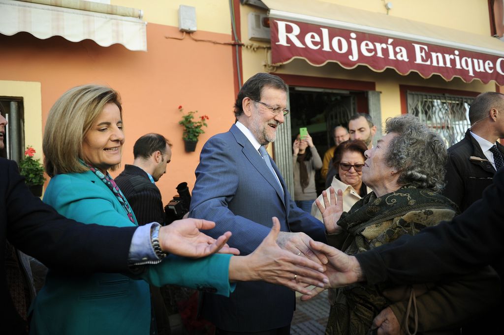 "Escribo porque necesito hacerlo. También porque quiero que me lea", ha expresado Rajoy conmovido